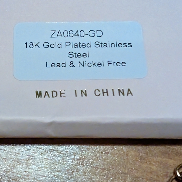 Ellison + Young Polished Gold Chain Necklace with Signature Clasp - Picture 4 of 4